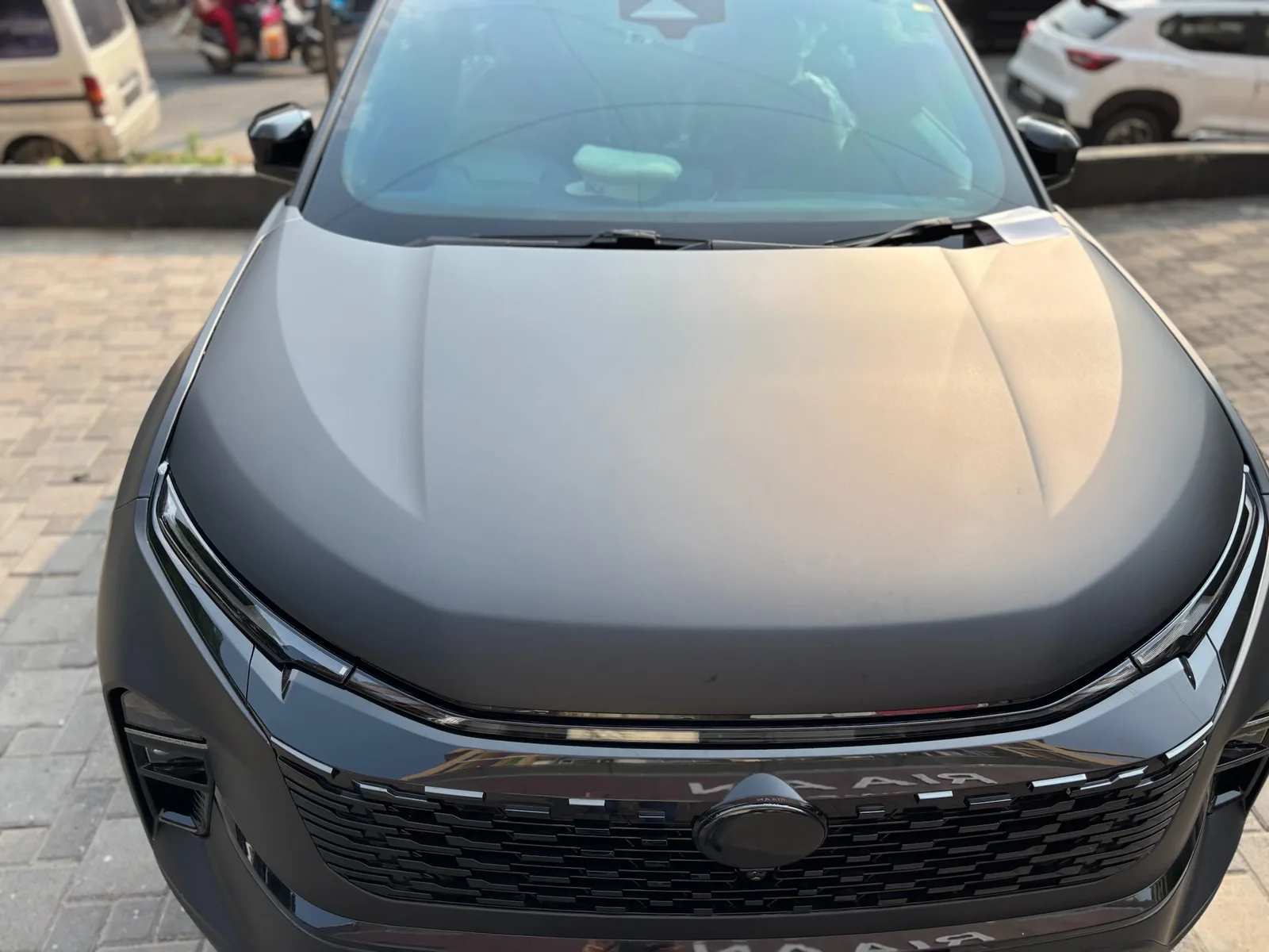 Tata Safari with matte paint protection film, front view